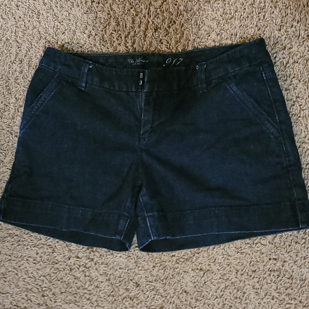 The limited shorts size 8